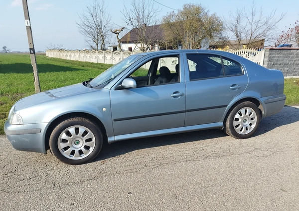 Skoda Octavia cena 8800 przebieg: 189000, rok produkcji 2002 z Zwoleń małe 301